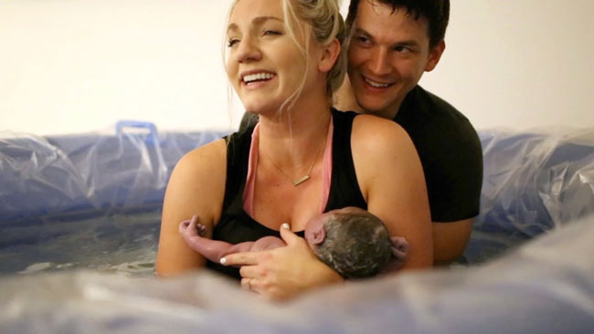 What are The Benefits? Pros & Cons of a Water Birth