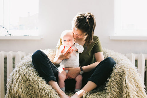 Wie kann man im Mutterschaftsurlaub Geld verdienen?