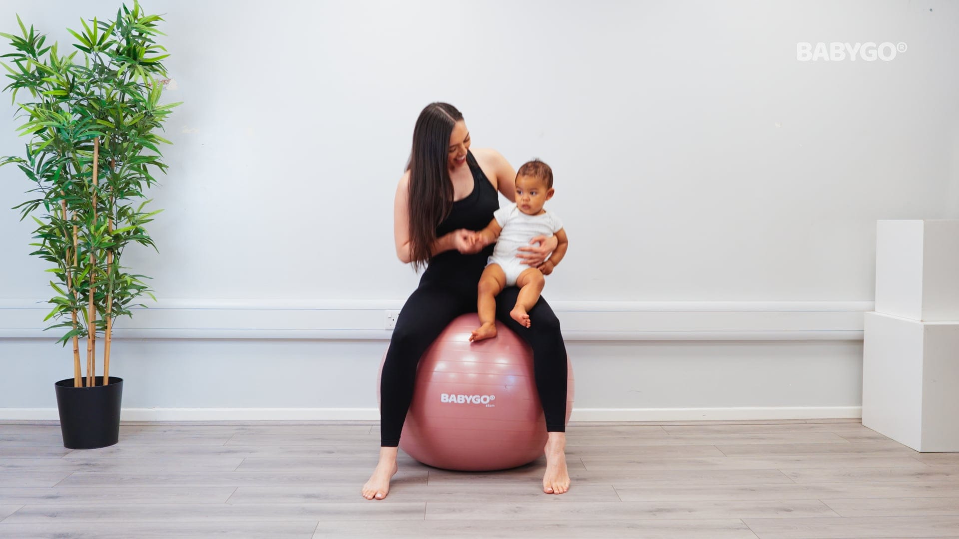 Baby Bouncing & Bonding – Birthing Ball exercise