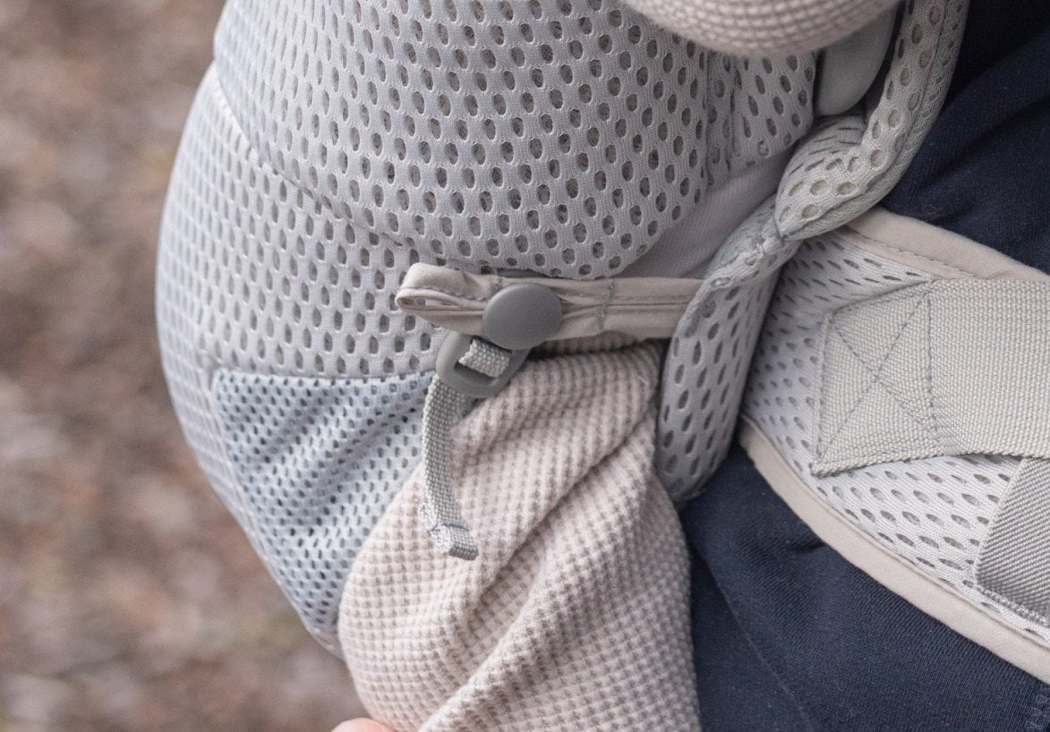 Padded leg opening on the grey AirMesh carrier